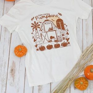 Vintage any day pumpkin graphic tee
